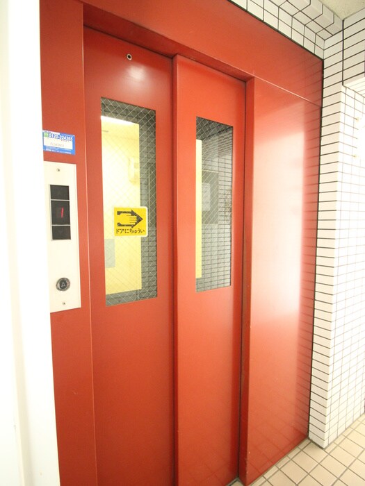 ラス・メゾン那古野の物件外観写真