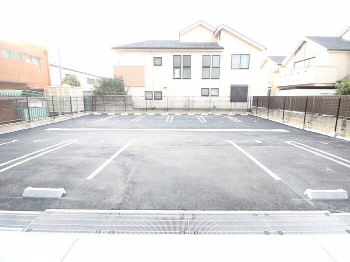 リシュドール川名駅の物件外観写真