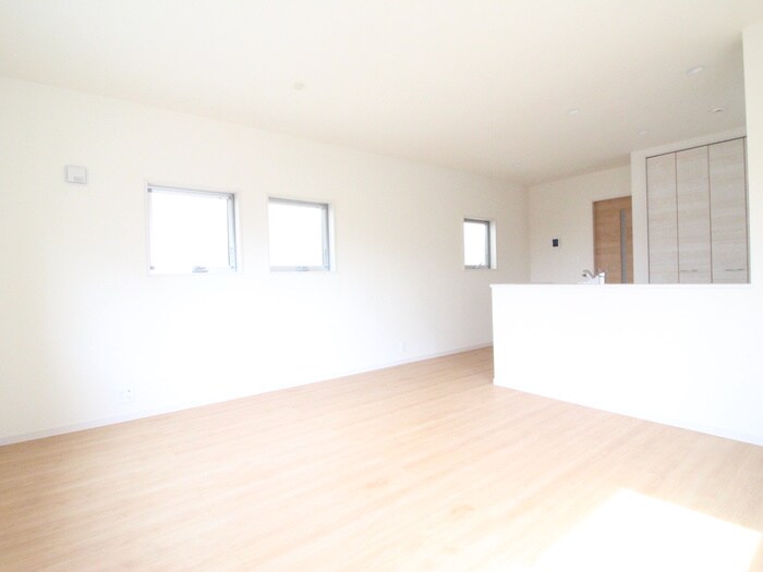 宿跡町戸建Westの物件内観写真