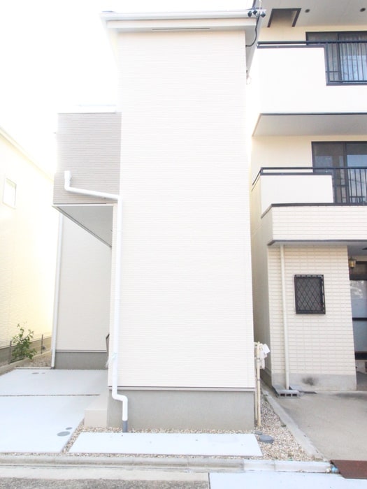 宿跡町戸建Westの物件外観写真