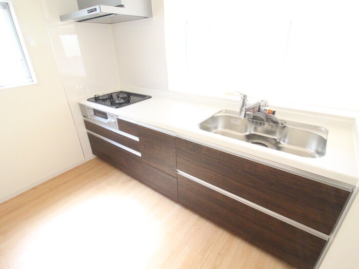 宿跡町戸建Westの物件内観写真