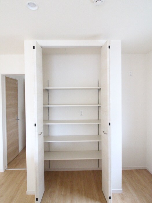 宿跡町戸建Westの物件内観写真