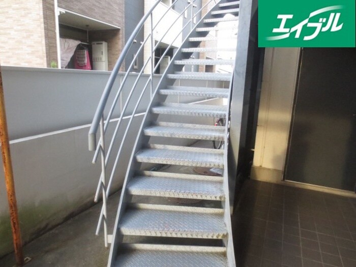 アルファ野並の物件外観写真