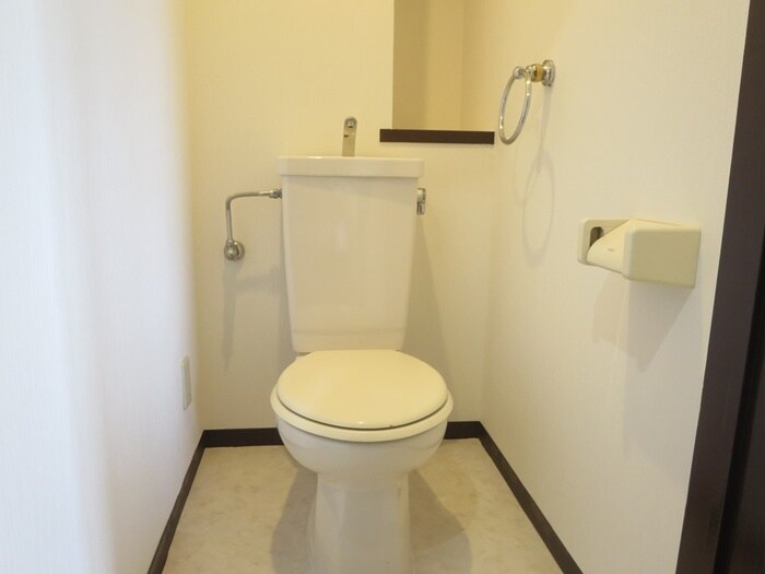 ハイライズ 鴨田の物件内観写真