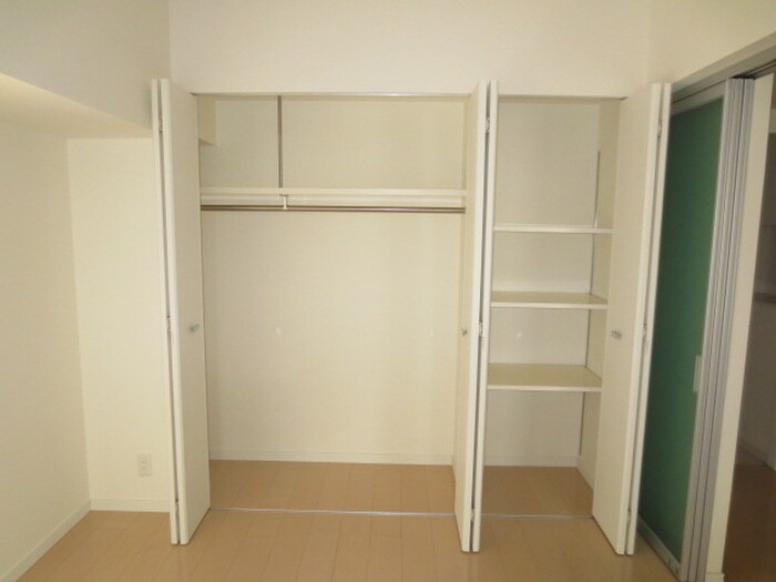 カスタリア伏見の物件内観写真