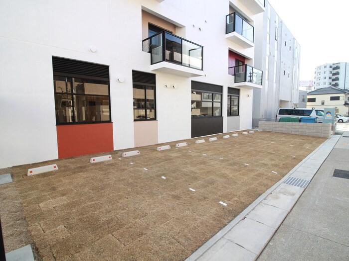 グランドスーシュ上社の物件外観写真