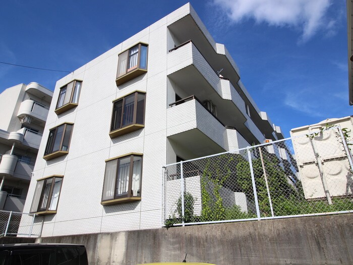 センチュリーコート宝が丘の物件外観写真