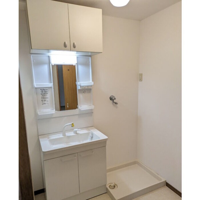 フロ－ラ日の出の物件内観写真