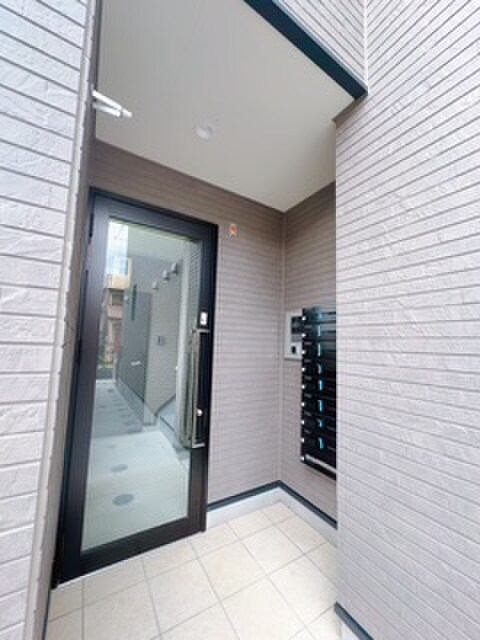 Ellery Moriyamaの物件外観写真