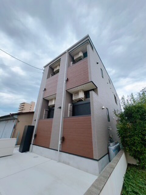 Ellery Moriyamaの物件外観写真