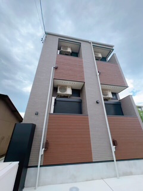 Ellery Moriyamaの物件外観写真