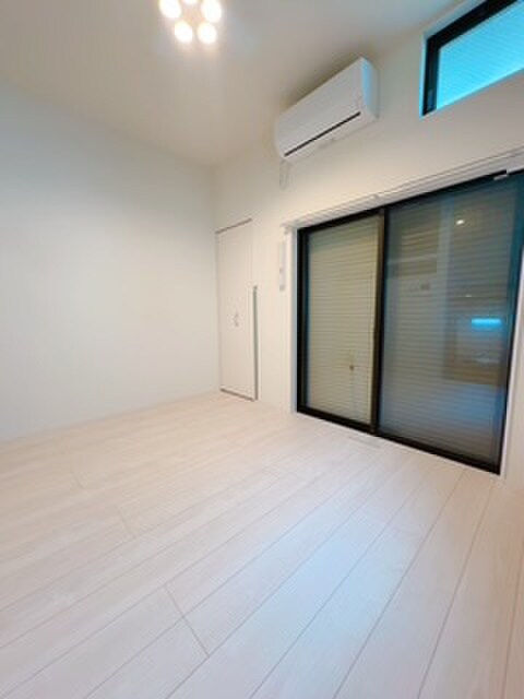 Ellery Moriyamaの物件内観写真