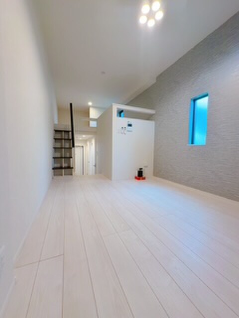 Ellery Moriyamaの物件内観写真