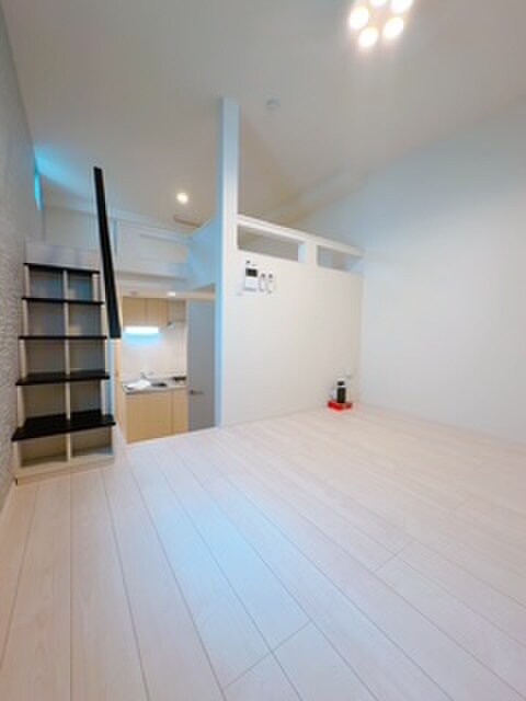 Ellery Moriyamaの物件内観写真