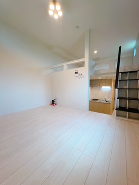 Ellery Moriyamaの物件内観写真