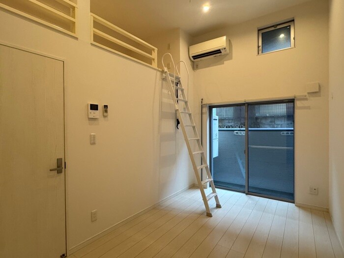 LIANGE 栄生の物件内観写真