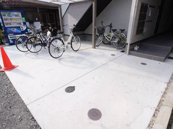 LIANGE 栄生の物件外観写真