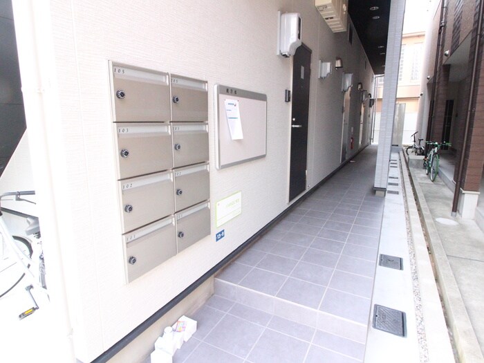 LIANGE 栄生の物件外観写真