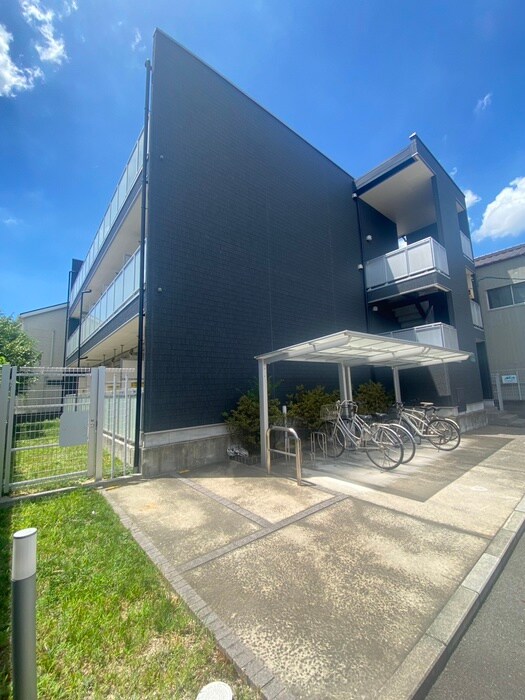 グラディオ岩塚の物件外観写真