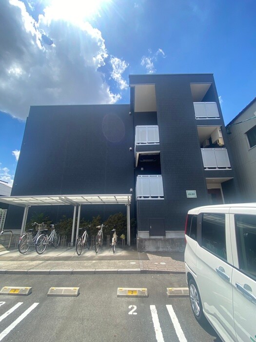 グラディオ岩塚の物件外観写真