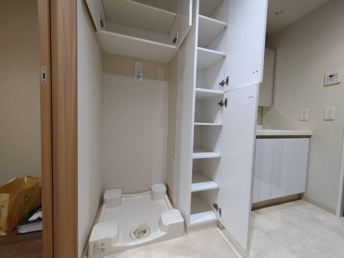 THE　SAKAE　RESIDENCE（402）の物件内観写真