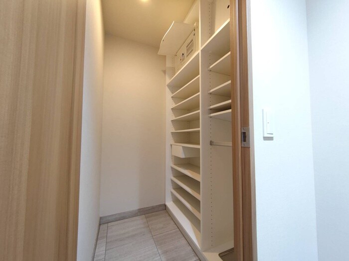 THE　SAKAE　RESIDENCE（402）の物件内観写真