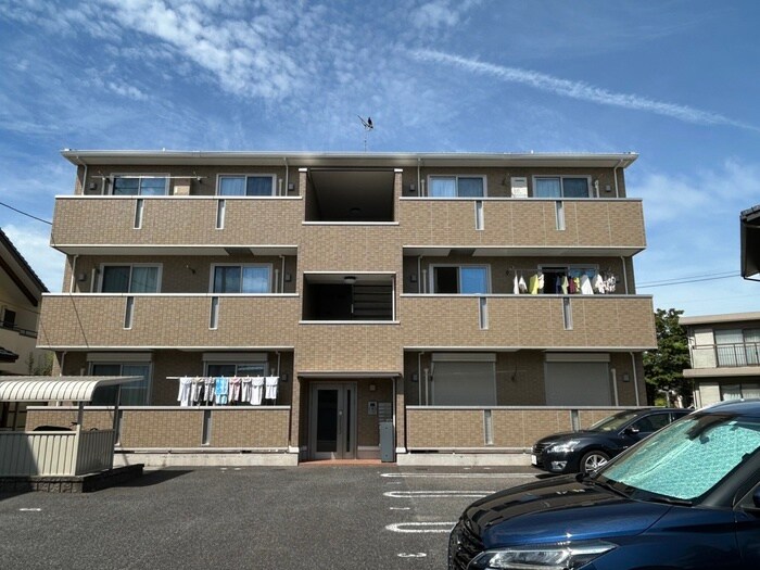 リヴァーレの物件外観写真