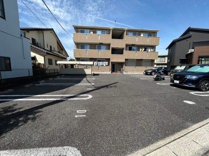 リヴァーレの物件外観写真