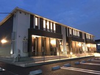 エクレール高畑の物件外観写真