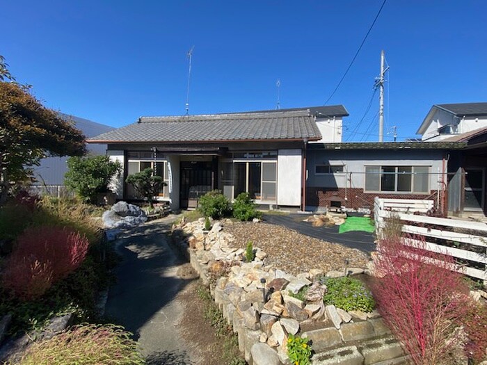 泉借家の物件外観写真