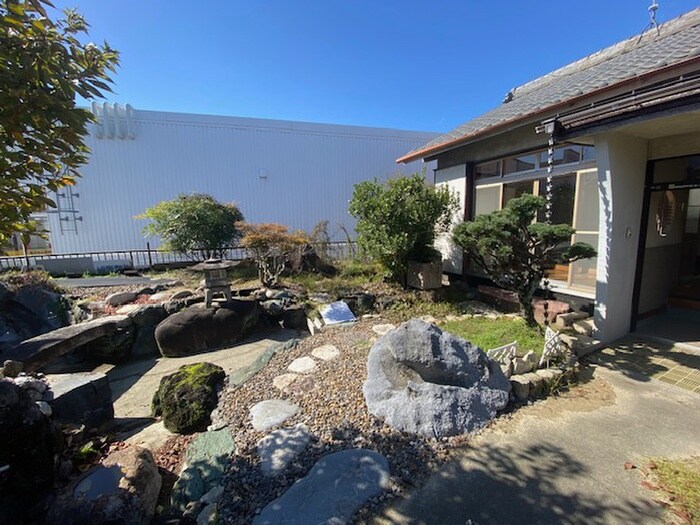 泉借家の物件外観写真