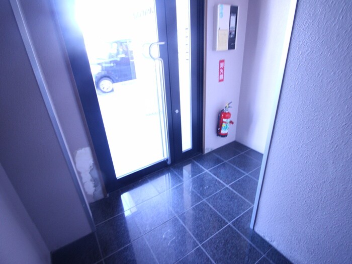 リバティハウスの物件外観写真