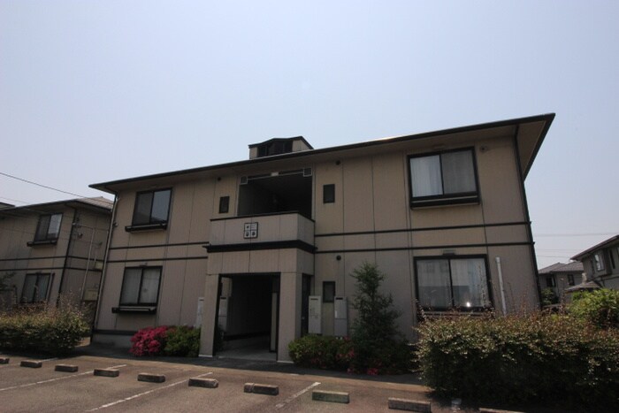 クエルカスの物件外観写真