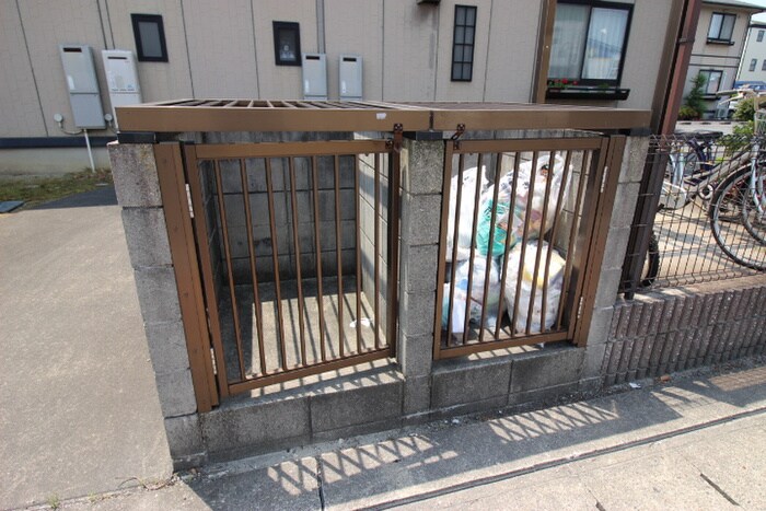 クエルカスの物件外観写真