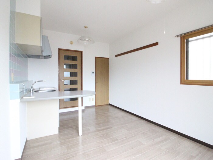 シャトーレ三栄３の物件内観写真