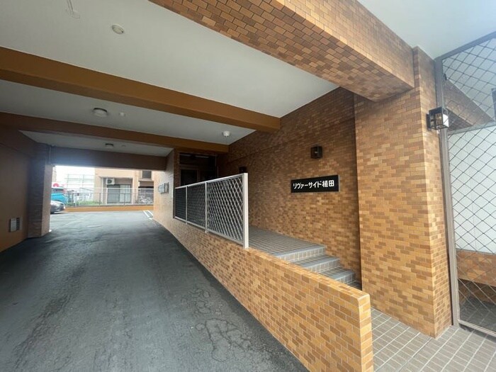 リヴァ－サイド植田の物件外観写真