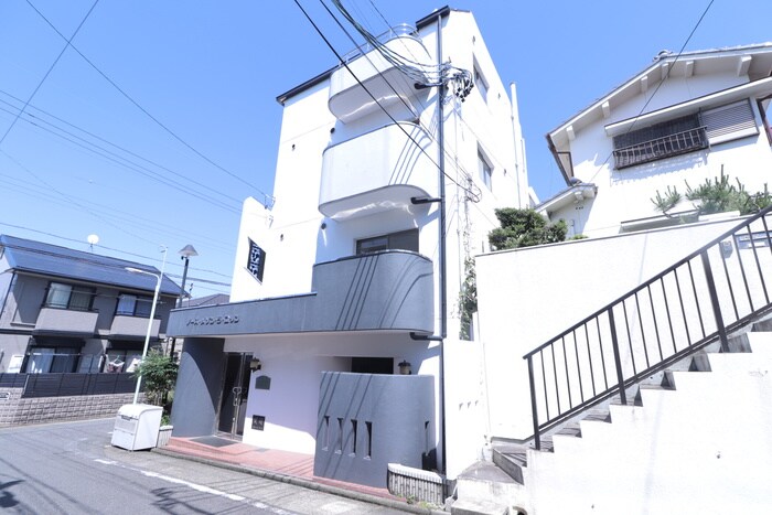 ノース・メゾン・ラ・コリンA棟の物件外観写真