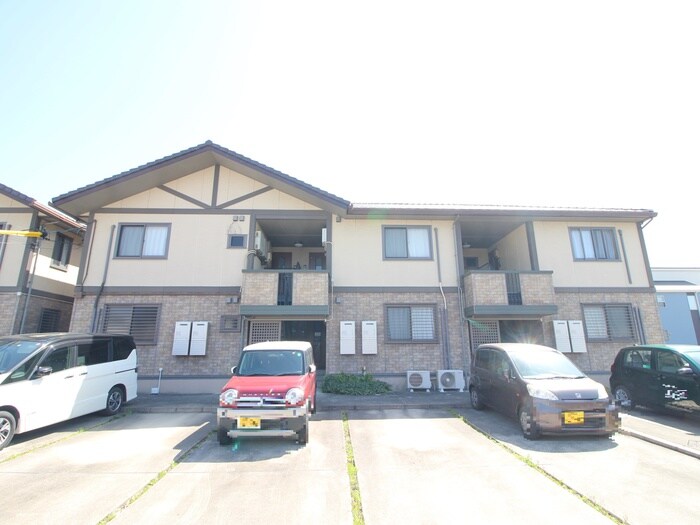 レクサスＢの物件外観写真