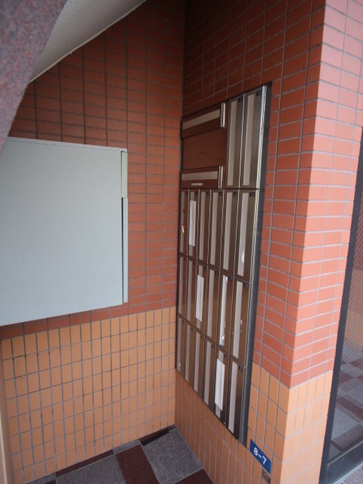 葵ビルの物件外観写真