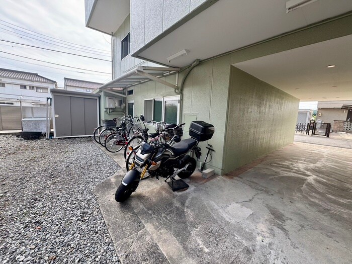 伊藤ビルの物件外観写真