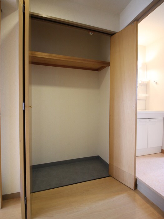 サンロ－ズ本町の物件内観写真