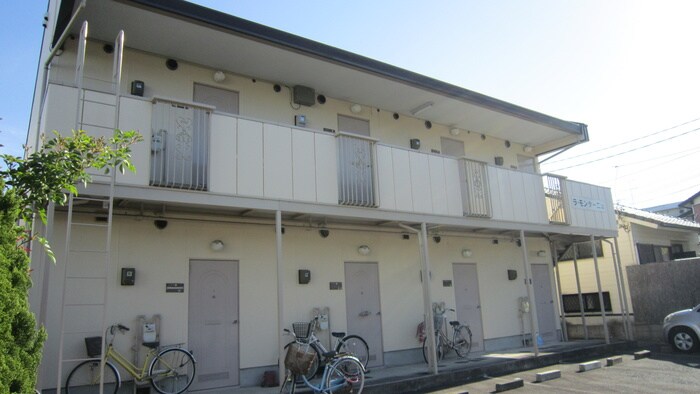 ラ・モンタ－ニュの物件外観写真