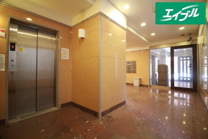 スクエア名古屋港の物件外観写真