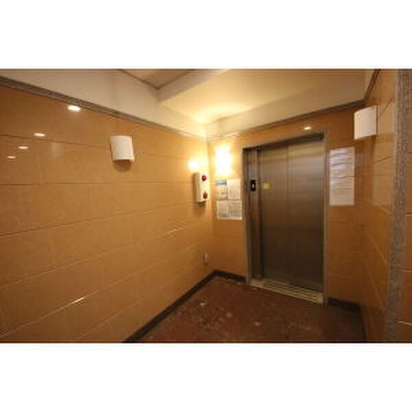 スクエア名古屋港の物件外観写真