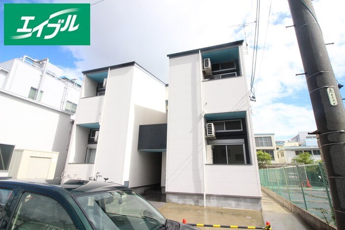 シャマー・ウィラの物件外観写真