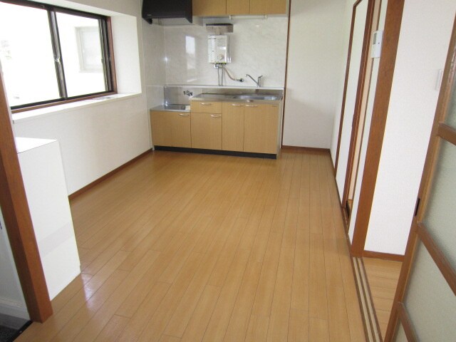 サンライズ城前の物件内観写真