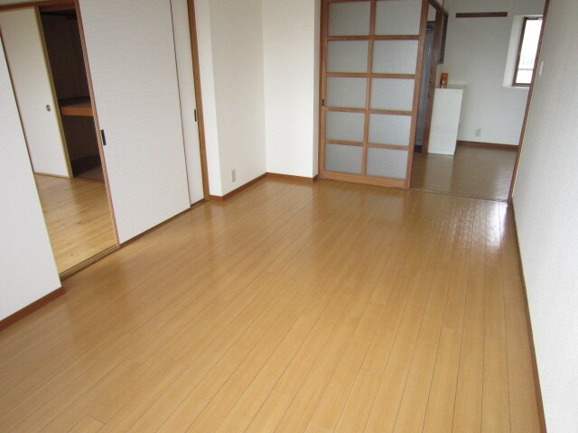 サンライズ城前の物件内観写真