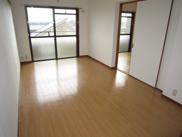 サンライズ城前の物件内観写真