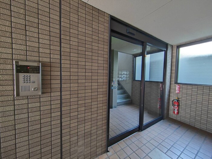 新栄サンハイツの物件外観写真