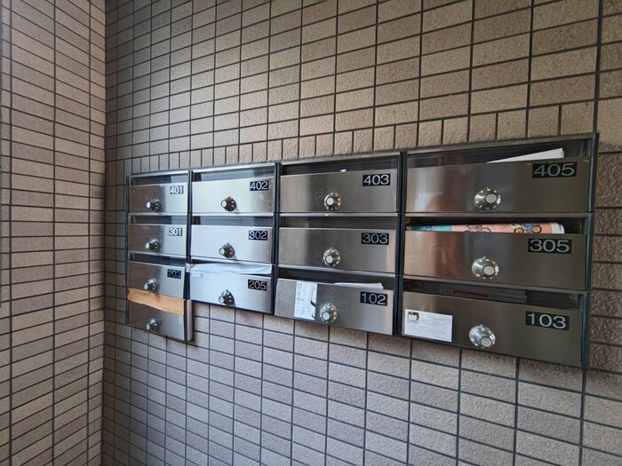 新栄サンハイツの物件外観写真